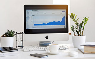 特朗普要求英特尔执行长立即辞职，指控其与中国有联系